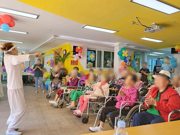 어버이날 행사 [각설이 공연]