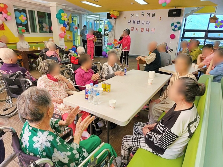 어버이날 행사 [각설이 공연]