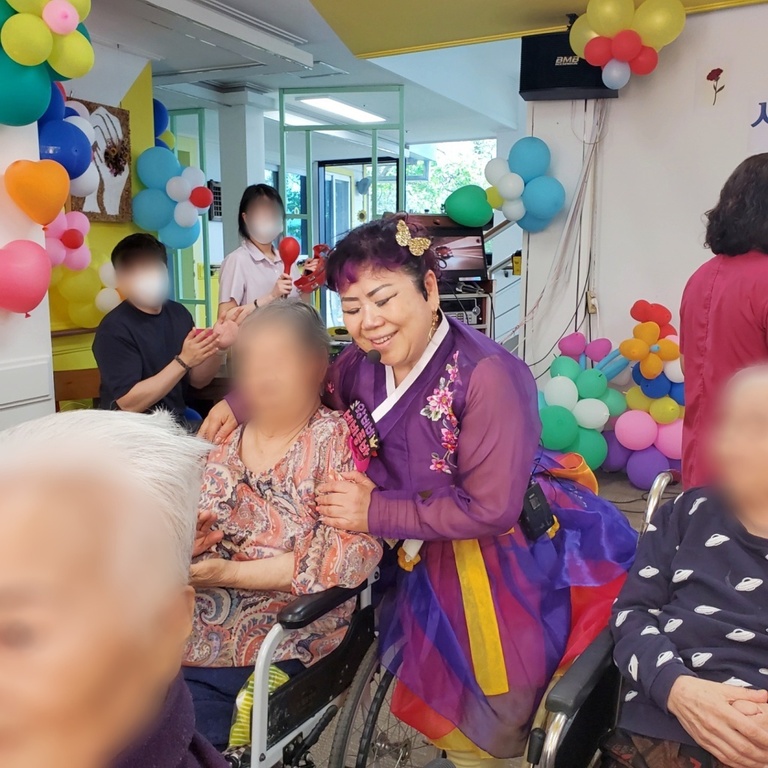 어버이날 행사 [각설이 공연]